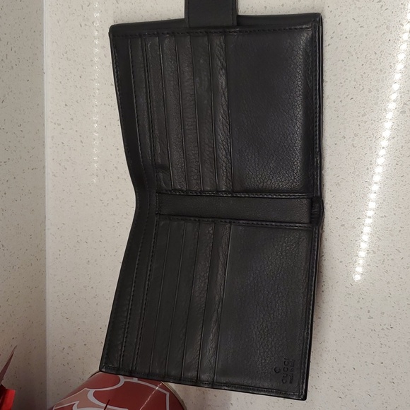 Mens GUCCI leather wallet - Picture 5 of 9